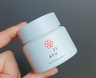 AYU25[아유트웬티파이브]다마스크로즈워터 베이스 천연 수분 촉촉 크림 — 5점을 준 리뷰어가 2021년 3월 올린 사용 사진