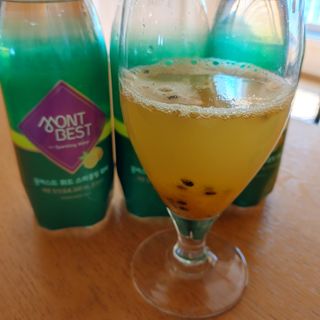 몽베스트 Montbest with Sparkling water Lemon OR Lime 20병(랜덤) — 5점을 준 리뷰어가 2021년 10월 올린 사용 사진
