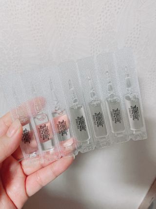 유니베르소 산소앰플 7일 집중케어 앰플 — 5점을 준 리뷰어가 2021년 5월 올린 사용 사진