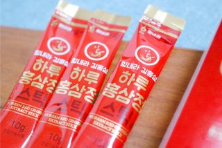 힘내라김홍삼 하루홍삼정스틱 10g x 10포 — 5점을 준 리뷰어가 2021년 3월 올린 사용 사진