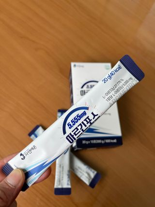 자연에온 아르긴포스 L-아르기닌 5555mg 스틱 15개입 1박스 — 4.5점을 준 리뷰어가 2021년 4월 올린 사용 사진