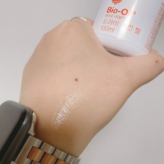 바이오오일 [바이오-오일] 드라이 스킨 젤 100ml — 5점을 준 리뷰어가 2021년 12월 올린 사용 사진