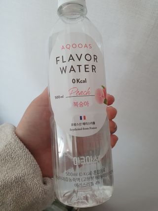 아쿠아스 플레이버워터 ★[아쿠아스] 제로칼로리 플레이버워터 복숭아/청포도 1BOX 20개입 — 5점을 준 리뷰어가 2021년 4월 올린 사용 사진