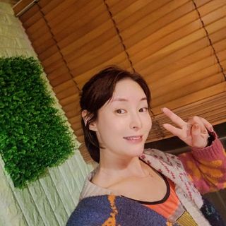 [3M 코맨드] 무타공 못없이 액자걸이 부착 테이프 혼합팩 16종 기획세트 — 5점을 준 리뷰어가 2024년 5월 올린 사용 사진