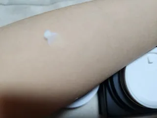 오투에니원 갈락토미세스 비타민 C 프리미엄 블랙스완 크림 50g — 4점을 준 리뷰어가 2023년 1월 올린 사용 사진
