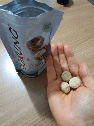 도이퉁 마카다미아 넛 90g  로얄 마카넛 오리지널 쏠트 허니 — 4.5점을 준 리뷰어가 2021년 3월 올린 사용 사진
