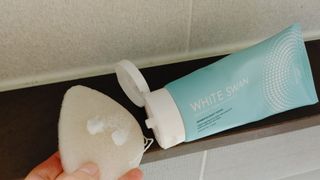 오투에니원 화이트 스완 퍼펙트 폼 클렌징 150g 퍼프증정 — 5점을 준 리뷰어가 2023년 1월 올린 사용 사진