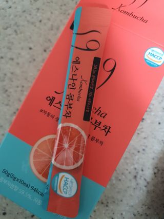 리넥무역 에스나인 콤부차 건강발효 콤부함량59 자몽 5gx10포 — 5점을 준 리뷰어가 2021년 7월 올린 사용 사진