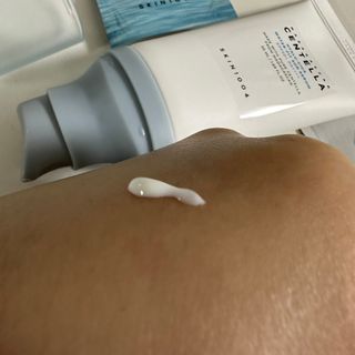 [스킨1004] 마다가스카르 센텔라 히알루-시카 워터핏 선세럼 50ml — 4.5점을 준 리뷰어가 2024년 5월 올린 사용 사진