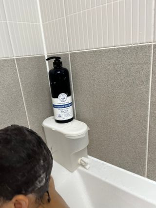 [닥터시드]슈퍼시드밤 리바이탈라이즈 샴푸 베베머스크향 1000ml — 4점을 준 리뷰어가 2024년 8월 올린 사용 사진