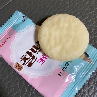 롯데제과 찰떡파이 크림치즈 — 3.5점을 준 리뷰어가 2021년 6월 올린 사용 사진