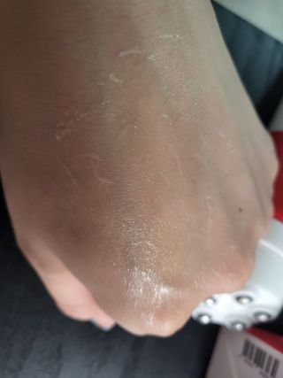 건강누리인터내셔날 큐어레스트 스포츠 마사지 닥터페인 바디 핫 롤링 볼 크림(100ml) — 5점을 준 리뷰어가 2022년 3월 올린 사용 사진