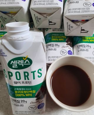 셀렉스스포츠 셀렉스 스포츠 드링크 초콜릿 _ 330ml x 12팩 — 5점을 준 리뷰어가 2021년 12월 올린 사용 사진