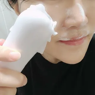올인원 피부관리 이야 갈바닉 마사지기 — 5점을 준 리뷰어가 2023년 3월 올린 사용 사진