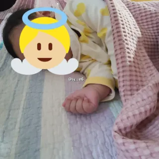 [쿠쿠드림] 완벽 항균 아기 애착이불 — 5점을 준 리뷰어가 2022년 12월 올린 사용 사진