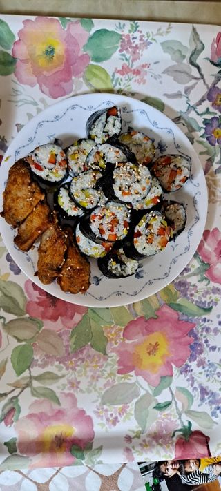 해풀잎 누구나 김밥*1ea [(혼합야채 35g *1ea,  김밥김 (5g, 5ea),  양념간장 (6g, 5ea), 참기름(5g, 2ea)] — 5점을 준 리뷰어가 2022년 7월 올린 사용 사진