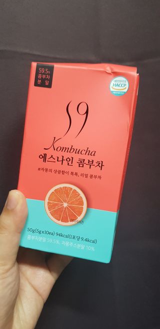 리넥무역 에스나인 콤부차 건강발효 콤부함량59 자몽 5gx10포 — 5점을 준 리뷰어가 2021년 8월 올린 사용 사진