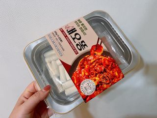 화끈한녀석들 새오똥400g 새우,오징어,똥집 볶음요리 소스,밀떡, 참기름 포함 — 5점을 준 리뷰어가 2022년 12월 올린 사용 사진