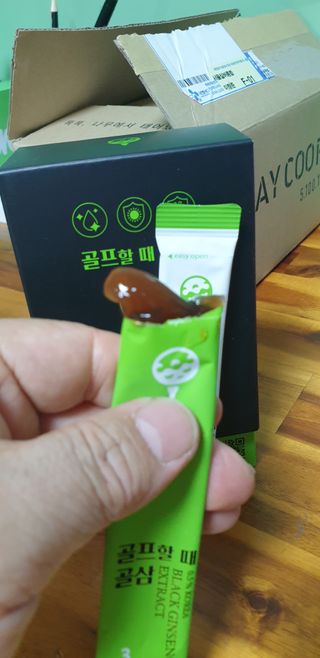 블랙37 골프할 때 골삼 흑삼젤리스틱 20g x 10포 — 5점을 준 리뷰어가 2022년 4월 올린 사용 사진