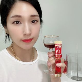 힘내라김홍삼 하루홍삼정스틱 10g x 30포 — 4점을 준 리뷰어가 2021년 5월 올린 사용 사진