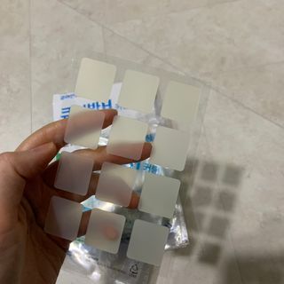 [큐어반H 커팅] 간편하게 떼서 쓰는 자외선차단 습윤밴드 (1팩/30매입) — 5점을 준 리뷰어가 2022년 12월 올린 사용 사진