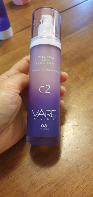 바르셀 주름개선 리프팅 영양크림 인텐시브 리포좀 더블크림-C2 50ml — 5점을 준 리뷰어가 2021년 11월 올린 사용 사진