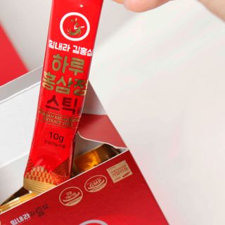 힘내라김홍삼 하루홍삼정스틱 10g x 30포 — 5점을 준 리뷰어가 2021년 5월 올린 사용 사진