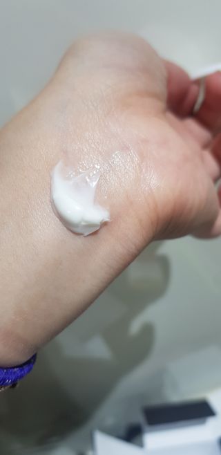 자민경 크레마카라콜 울트라 프로폴리스 하이드라 인텐스 크림 50ml — 5점을 준 리뷰어가 2020년 12월 올린 사용 사진