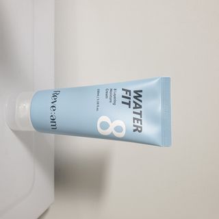 나우 [리브엠]피부 속부터 겹겹이, 촘촘하게! 워터핏8중 수분착붙 크림 — 5점을 준 리뷰어가 2025년 5월 올린 사용 사진