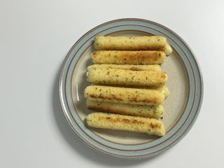 디케이식품(주) 고르곤졸라&모짜렐라 치즈스틱 400g — 5점을 준 리뷰어가 2023년 3월 올린 사용 사진