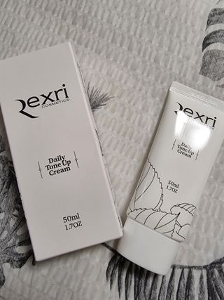 렉스리 데일리 톤업 크림 Rexri Daily Tone Up Cream — 4점을 준 리뷰어가 2022년 8월 올린 사용 사진