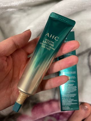 [NEW 탄력유턴 아이크림] AHC 유스 래스팅 리얼 아이크림 포 페이스 — 5점을 준 리뷰어가 2021년 1월 올린 사용 사진