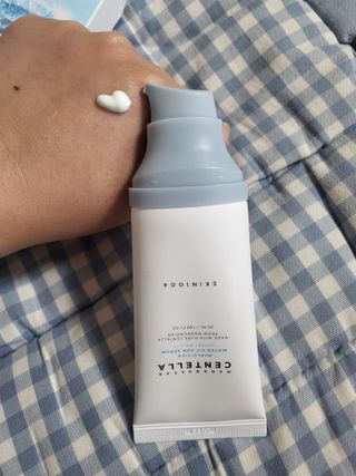 [스킨1004] 마다가스카르 센텔라 히알루-시카 워터핏 선세럼 50ml — 5점을 준 리뷰어가 2024년 5월 올린 사용 사진