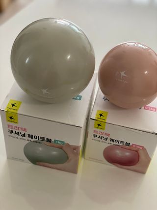 트라택 쿠셔닝 웨이트볼 0.5kg + 1kg SET — 5점을 준 리뷰어가 2022년 5월 올린 사용 사진