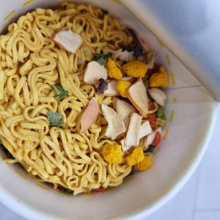NISSIN 닛신 컵누들  4종 - 씨푸드오리지날, 씨푸드 스파이시, 씨푸드 커리, 씨푸드 XO소스 — 5점을 준 리뷰어가 2022년 11월 올린 사용 사진
