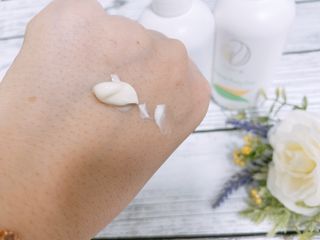mom e 맘이 내추럴 베이비 케어 샴푸앤바스+로션 — 4점을 준 리뷰어가 2021년 1월 올린 사용 사진