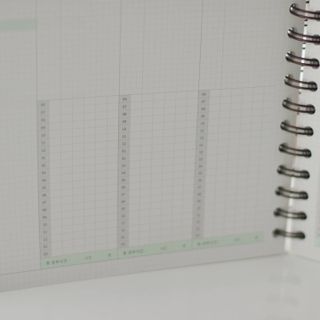 리훈 여러분의 오늘을 채워나갈 수 있도록 도와줄 오늘공부 1년용 스터디플래너 — 3.5점을 준 리뷰어가 2021년 3월 올린 사용 사진