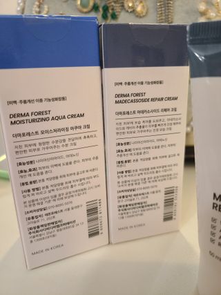 더마포레스트 마데카소사이드 리페어 크림,  모이스처라이징 아쿠아크림 — 5점을 준 리뷰어가 2021년 8월 올린 사용 사진
