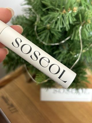 더소설 소설 블랙아이래쉬 세럼 10g(SOSEOL BLACK EYELASH SERUM 10g) — 4.5점을 준 리뷰어가 2023년 12월 올린 사용 사진