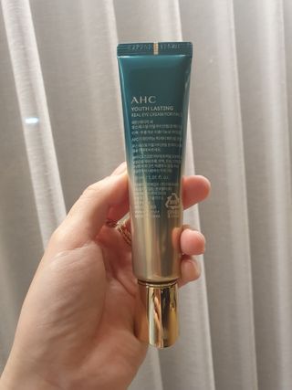 [NEW 탄력유턴 아이크림] AHC 유스 래스팅 리얼 아이크림 포 페이스 — 4.5점을 준 리뷰어가 2021년 1월 올린 사용 사진