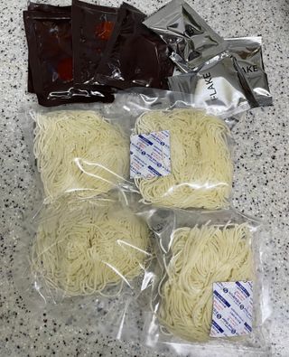 [한면원] 비빔국수 2인분 — 3.5점을 준 리뷰어가 2022년 8월 올린 사용 사진