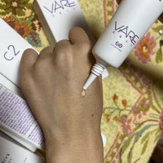 바르셀 톤업선크림 미백 메이크업베이스 CC크림 인텐시브 씨씨 젠 30ml — 4점을 준 리뷰어가 2021년 11월 올린 사용 사진