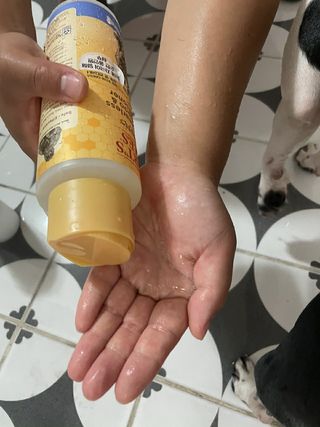 버츠비 퍼피투인원 티어리스 샴푸 앤 컨디셔너 — 5점을 준 리뷰어가 2021년 7월 올린 사용 사진
