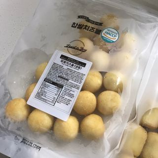Dog&Ball 독앤볼 [Dog&Ball] 미니찹쌀볼도그 찹쌀치즈볼 — 4.5점을 준 리뷰어가 2021년 8월 올린 사용 사진