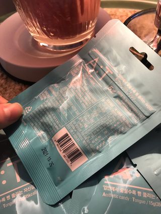 입 냄새 완화에 도움을 주는 에티켓 캔디 앳캔디 스트롱민트 — 5점을 준 리뷰어가 2021년 2월 올린 사용 사진