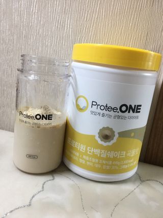 프로티원 단백질쉐이크 곡물맛 2주분 1통+보틀 — 5점을 준 리뷰어가 2021년 3월 올린 사용 사진