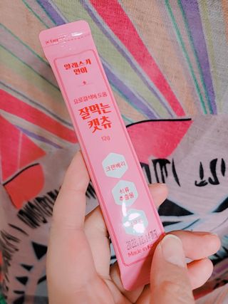페페로니 잘 먹는 캣츄 - 알래스카 연어 24개입 — 4점을 준 리뷰어가 2021년 7월 올린 사용 사진