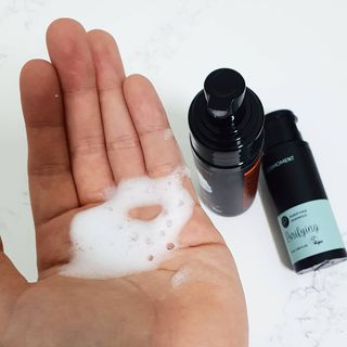 코스모먼트 부스티모 부스팅샴푸60ml + 비듬세정 진정샴푸50ml — 3.5점을 준 리뷰어가 2022년 1월 올린 사용 사진