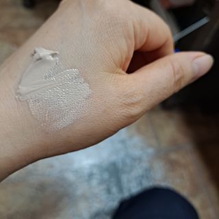 아이앤립 / EYENLIP 아이앤립 루센트 비비크림 2 Color — 5점을 준 리뷰어가 2021년 5월 올린 사용 사진