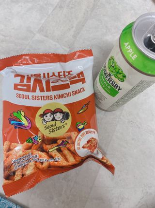[서울시스터즈] 김치시즈닝 국내 최초 뿌려먹는 김치파우더 100g 1개+ 신제품 김치스낵 90g 2개 — 4.5점을 준 리뷰어가 2021년 8월 올린 사용 사진